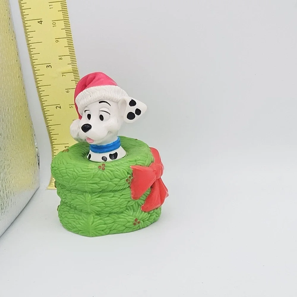 Vintage Disney 101 Dalmatians Christmas PVC Figure Puppy Santa Hat Wreath SV 1-1